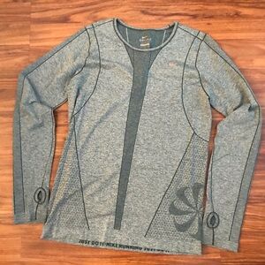 Nike Running Long Sleeve W/ thumb holes